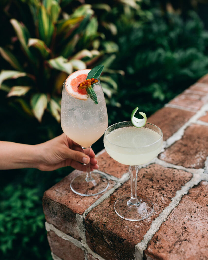 romantic spots to sip cocktails