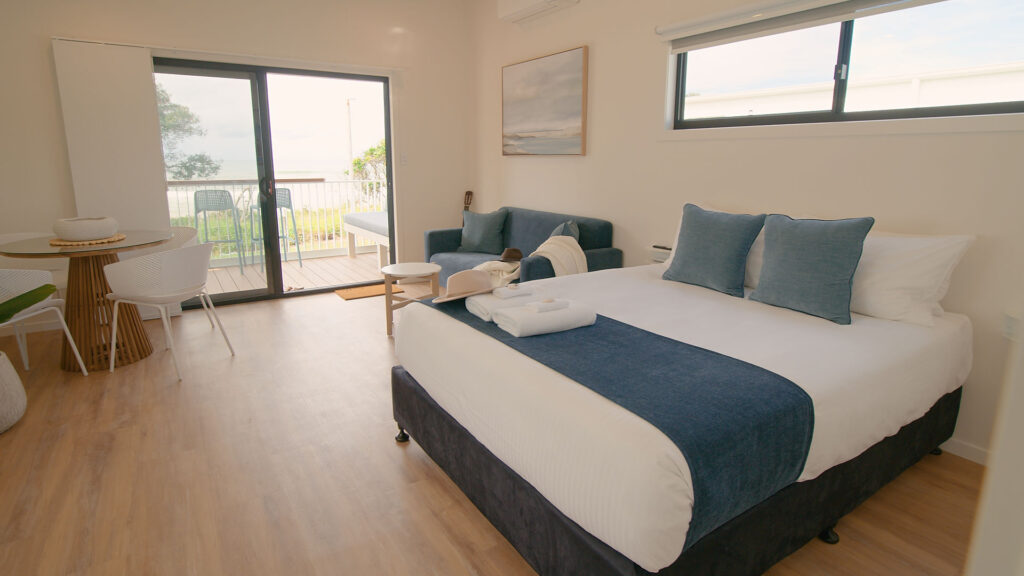 spacious, modern sunrise cabin at tweed holiday parks kingscliff north