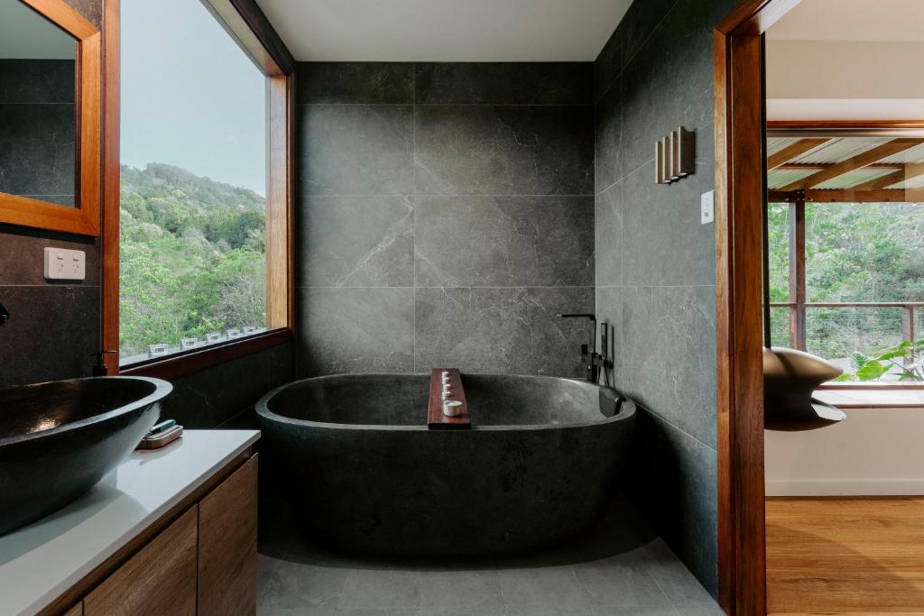 large soaking tub in eco friendly accommodation in carool