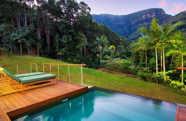 accommodation with pool and mountain views